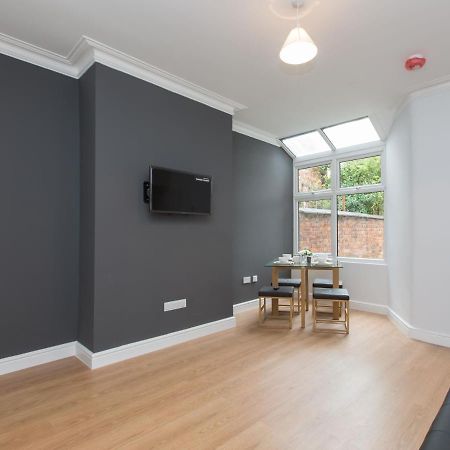 Townhouse @ 97 Ruskin Road Crewe Exterior photo